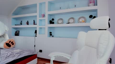 Juliee online show from March 11, 2026, 12:55 pm