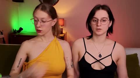 Hey Guys We are Julia ginger  Tina brunette online show from February 2, 2025, 5:48 pm
