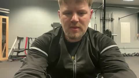 Snapshot of jitzgolfer chatting on December 22, 2025, 12:57 pm jitzgolfer online show from December 22, 2025, 12:57 pm