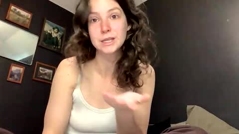 jlynn1997 online show from April 13, 2026, 1:49 pm