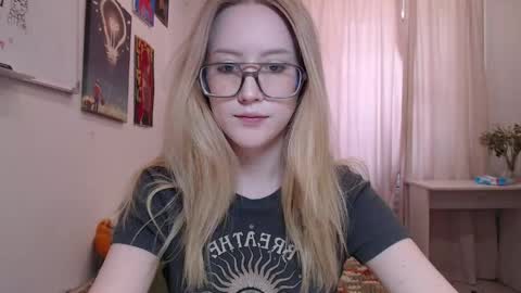 joan_kiss online show from May 16, 2026, 9:50 am