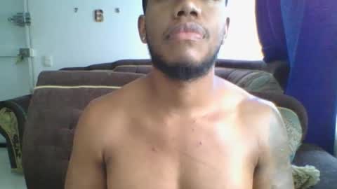 JOAN SAENZ online show from December 18, 2025, 10:05 pm