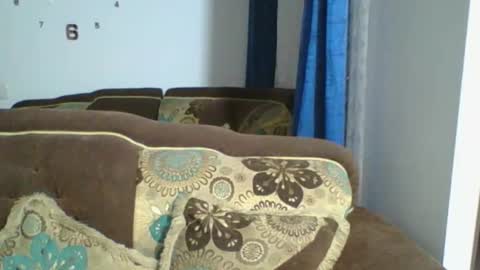 JOAN SAENZ online show from January 5, 2026, 11:52 pm