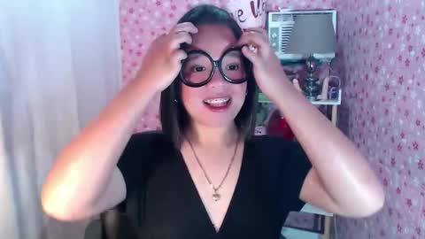 Joana online show from December 1, 2025, 11:43 pm