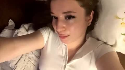 Adel online show from November 13, 2025, 9:25 pm