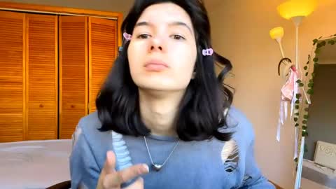 Snapshot of joanaphippin chatting on April 22, 2026, 7:44 am joanaphippin online show from April 22, 2026, 7:44 am