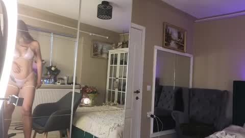 Snapshot of joannee chatting on February 12, 2025, 8:38 am Joanne online show from February 12, 2025, 8:38 am