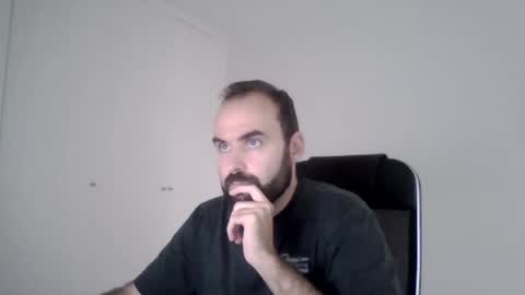 joaodias_18 online show from October 8, 2025, 5:21 pm