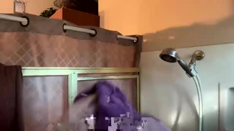 Sean online show from November 21, 2025, 9:57 pm