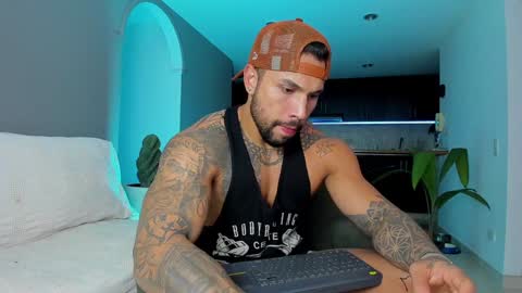 Snapshot of joe_esthetic chatting on January 21, 2025, 2:43 am joe_esthetic online show from January 21, 2025, 2:43 am