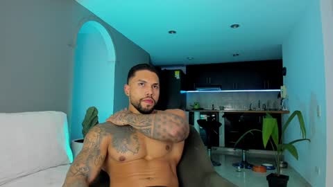 Snapshot of joe_esthetic chatting on January 24, 2025, 1:03 am joe_esthetic online show from January 24, 2025, 1:03 am