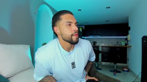 Snapshot of joe_esthetic chatting on January 28, 2025, 12:36 am joe_esthetic online show from January 28, 2025, 12:36 am