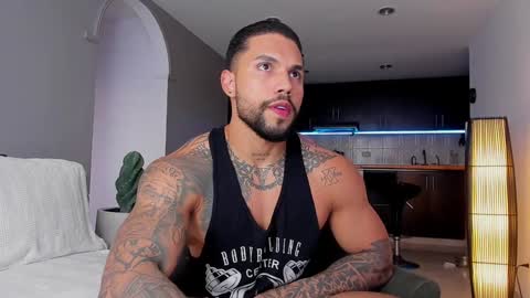 Snapshot of joe_esthetic chatting on February 1, 2025, 10:55 pm joe_esthetic online show from February 1, 2025, 10:55 pm