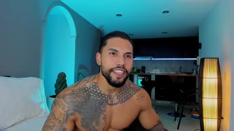 Snapshot of joe_esthetic chatting on February 5, 2025, 2:29 am joe_esthetic online show from February 5, 2025, 2:29 am