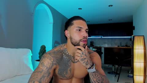 Snapshot of joe_esthetic chatting on February 7, 2025, 11:03 pm joe_esthetic online show from February 7, 2025, 11:03 pm