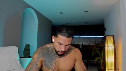 Snapshot of joe_esthetic chatting on February 19, 2025, 11:57 pm joe_esthetic online show from February 19, 2025, 11:57 pm