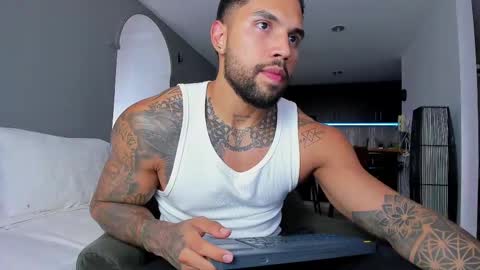 Snapshot of joe_esthetic chatting on September 20, 2025, 8:54 pm joe_esthetic online show from September 20, 2025, 8:54 pm