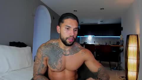 Snapshot of joe_esthetic chatting on September 26, 2025, 10:14 pm joe_esthetic online show from September 26, 2025, 10:14 pm