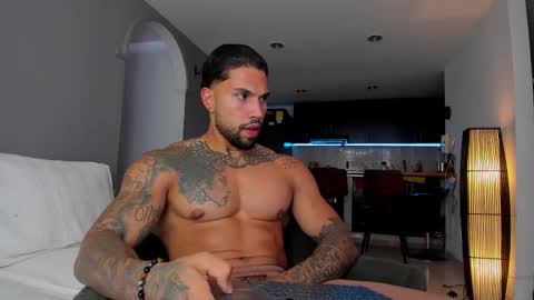 Snapshot of joe_esthetic chatting on October 11, 2025, 7:45 pm joe_esthetic online show from October 11, 2025, 7:45 pm