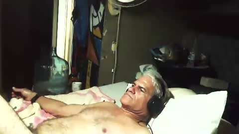 Snapshot of joelcojones chatting on December 18, 2024, 11:24 am joelcojones online show from December 18, 2024, 11:24 am