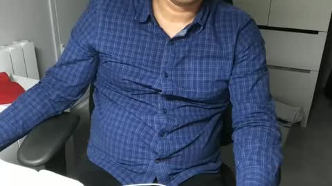 Snapshot of joeshades21 chatting on January 15, 2025, 7:23 pm joeshades21 online show from January 15, 2025, 7:23 pm