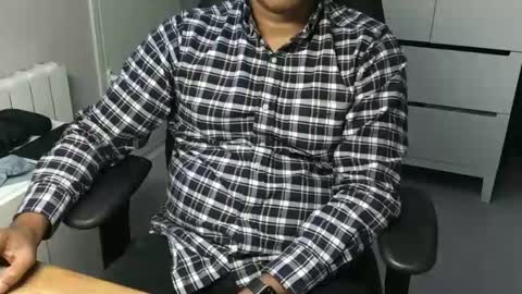 Snapshot of joeshades21 chatting on January 21, 2025, 3:21 pm joeshades21 online show from January 21, 2025, 3:21 pm