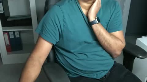 Snapshot of joeshades21 chatting on November 3, 2025, 7:26 pm joeshades21 online show from November 3, 2025, 7:26 pm