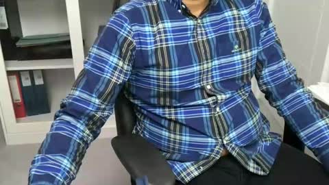 Snapshot of joeshades21 chatting on November 4, 2025, 10:03 am joeshades21 online show from November 4, 2025, 10:03 am