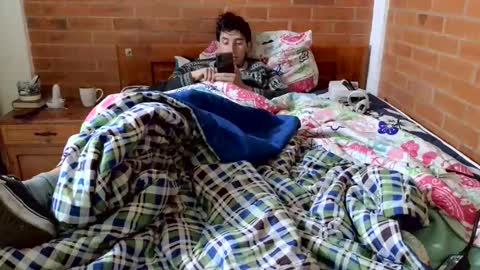 johan70nsexy online show from April 11, 2026, 1:04 pm