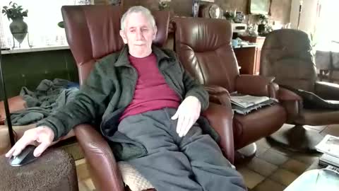 Snapshot of johan7_heet chatting on February 3, 2026, 3:39 pm johan7 heet online show from February 3, 2026, 3:39 pm