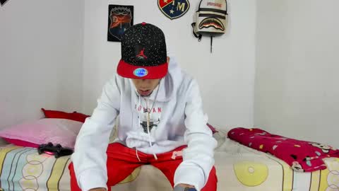 Snapshot of johan_and_antonella chatting on December 4, 2024, 2:20 am johan_and_antonella online show from December 4, 2024, 2:20 am