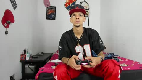 Snapshot of johan_and_antonella chatting on December 27, 2024, 5:20 am johan_and_antonella online show from December 27, 2024, 5:20 am