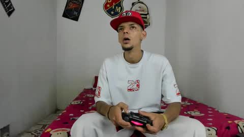 Snapshot of johan_and_antonella chatting on January 30, 2025, 12:50 am johan_and_antonella online show from January 30, 2025, 12:50 am