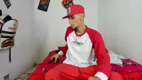 Snapshot of johan_and_antonella chatting on February 17, 2025, 5:36 am johan_and_antonella online show from February 17, 2025, 5:36 am