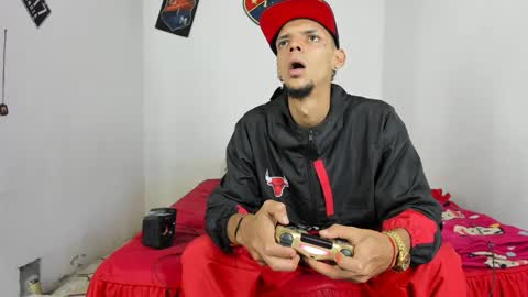 Snapshot of johan_and_antonella chatting on February 28, 2025, 12:32 am johan_and_antonella online show from February 28, 2025, 12:32 am