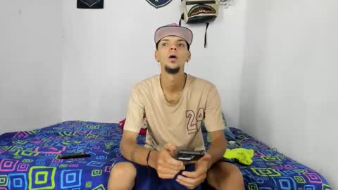 Snapshot of johan_and_antonella chatting on September 10, 2025, 4:01 am johan_and_antonella online show from September 10, 2025, 4:01 am