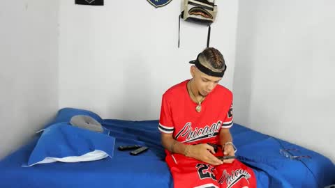 johan_and_antonella online show from December 16, 2025, 6:02 pm