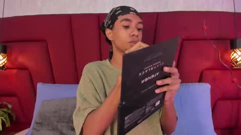 Johan  online show from October 31, 2025, 11:55 am