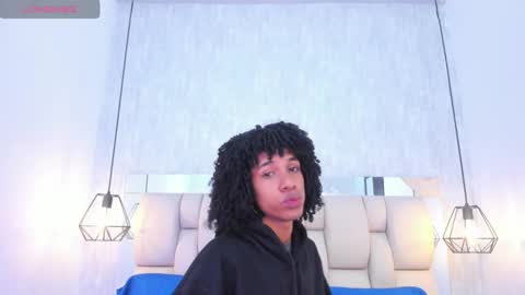 Snapshot of johan_gz_ chatting on March 3, 2026, 11:27 am Johan online show from March 3, 2026, 11:27 am