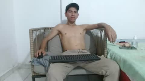 Snapshot of johan_kitten chatting on June 12, 2026, 11:25 pm johan online show from June 12, 2026, 11:25 pm