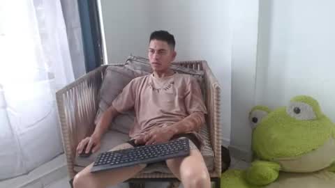 Snapshot of johan_kitten chatting on July 18, 2026, 2:10 pm johan online show from July 18, 2026, 2:10 pm