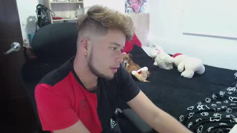 JOHAN independient model online show from February 4, 2025, 2:49 am