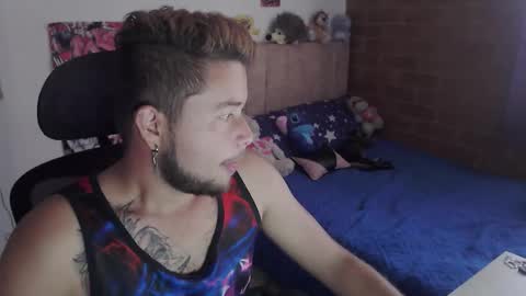 JOHAN independient model online show from December 16, 2025, 5:07 pm