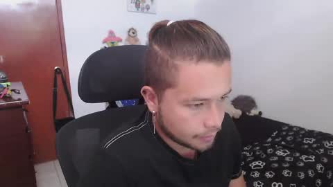 Snapshot of johanleonsweetboy chatting on April 29, 2026, 6:25 pm JOHAN independient model online show from April 29, 2026, 6:25 pm