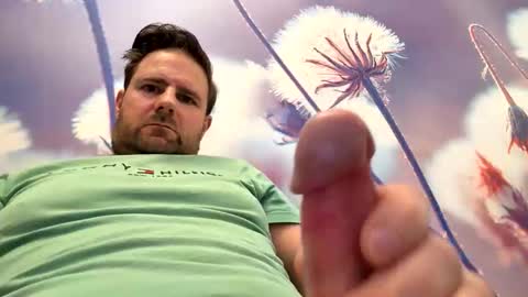 john281985 online show from April 26, 2026, 6:22 am