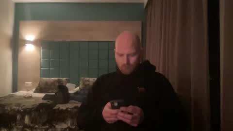 Snapshot of john_amsterdam chatting on December 14, 2024, 1:39 am johnny online show from December 14, 2024, 1:39 am