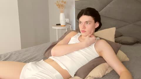 Snapshot of john_arthurs chatting on March 4, 2025, 4:09 pm John online show from March 4, 2025, 4:09 pm