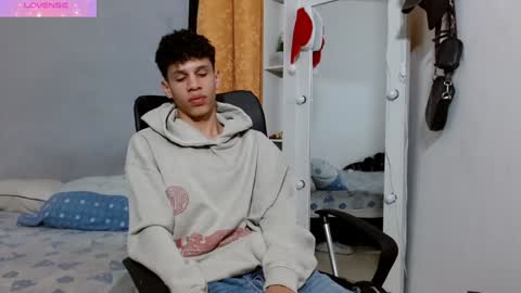 john_ssnow29 online show from January 29, 2025, 9:39 pm