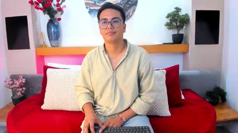 Snapshot of johnbelrose chatting on December 23, 2025, 3:15 am johnbelrose online show from December 23, 2025, 3:15 am