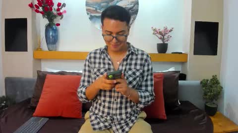 Snapshot of johnbelrose chatting on January 6, 2026, 7:28 pm johnbelrose online show from January 6, 2026, 7:28 pm